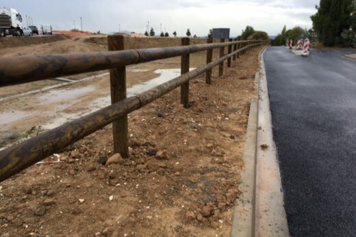 Clôture lisse bois pour aménagement urbain Argeles dans les Pyrénées-Orientales