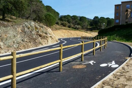 Clôture lisse bois pour aménagement urbain Perpignan dans les Pyrénées-Orientales