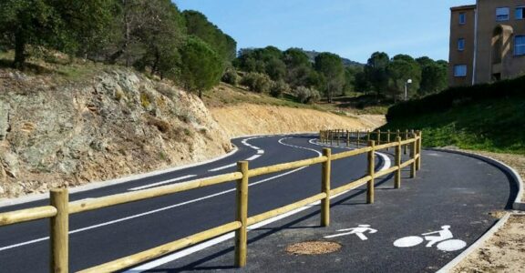 Clôture lisse bois pour aménagement urbain Perpignan dans les Pyrénées-Orientales