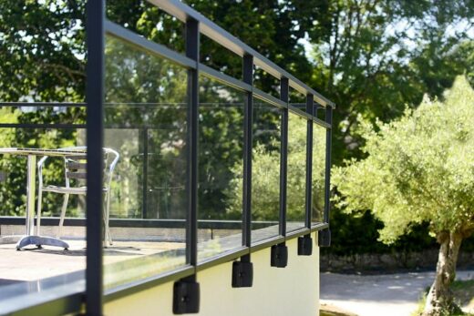Garde-corps en verre pour terrasse Perpignan dans les Pyrénées-Orientales