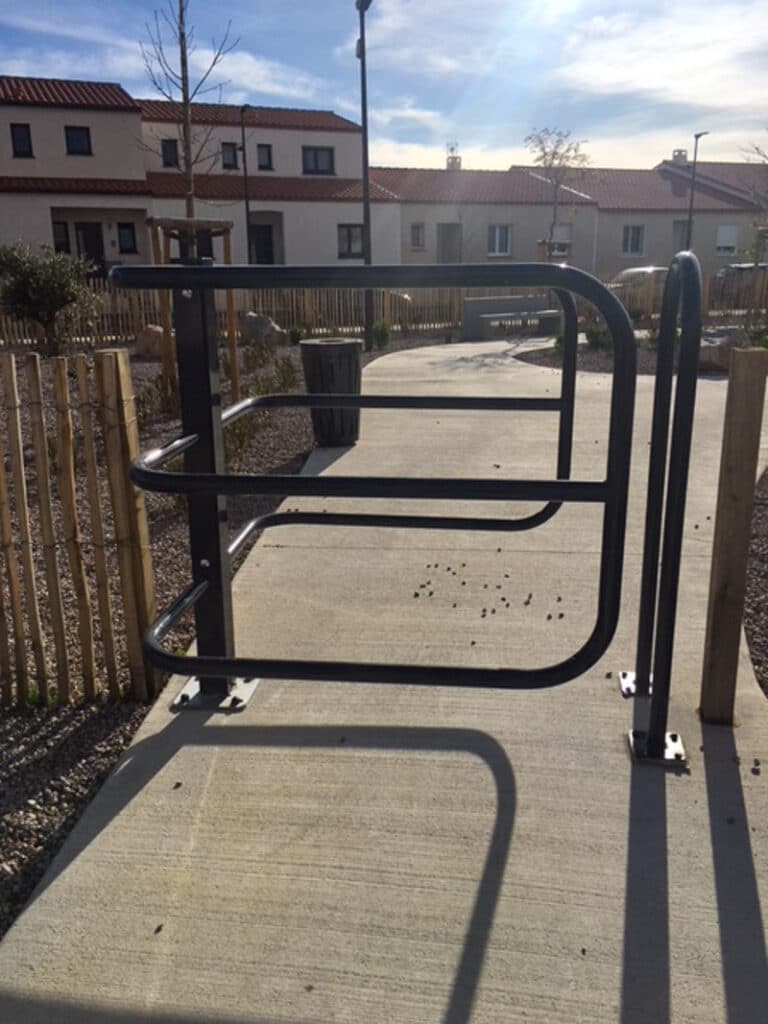 Installation de barrieres de securite Perpignan Pyrenees Orientales