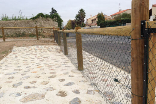 Installation de clôture bois lisse à perpignan dans les Pyrénées-Orientales