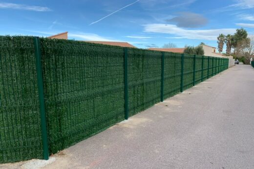 Installation de grillage rigide à Saint-Cyprien