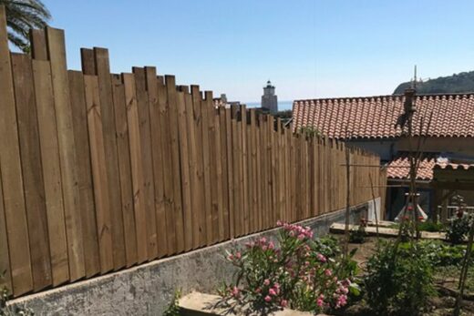 Pose de palissade en bois à Perpignan dans les Pyrénées-Orientales
