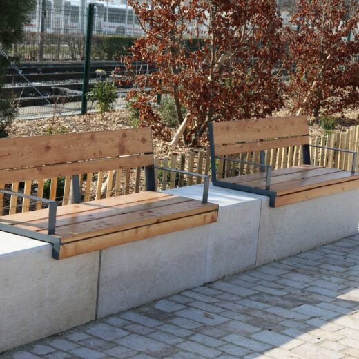 Pose de mobilier urbain à Perpignan 66